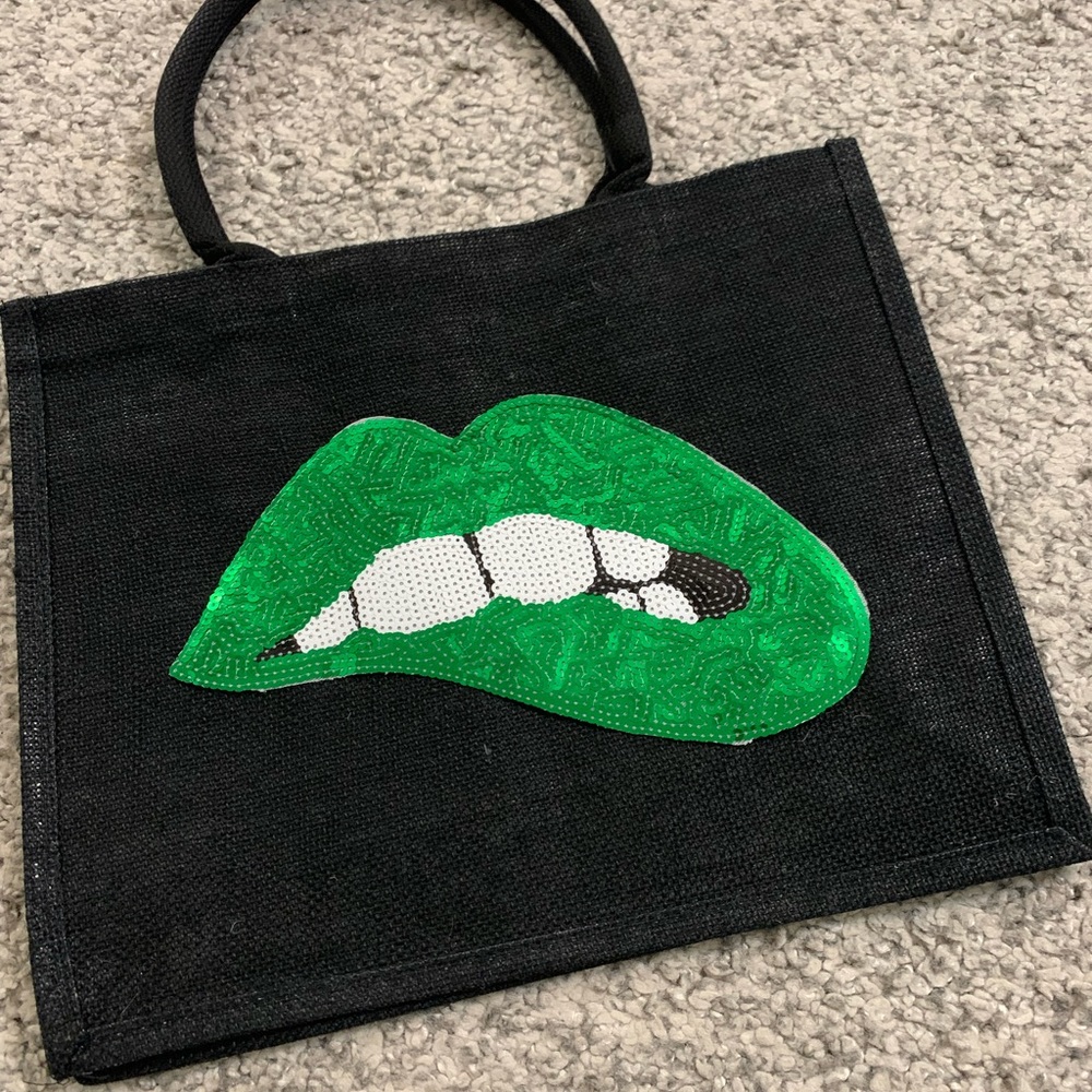 Black jute tote green lips
